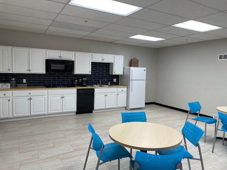 1 Park St, Broomfield, CO à louer - Photo intérieure – Image 3 sur 9