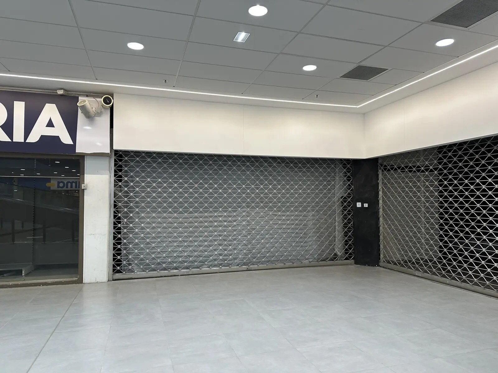 Local commercial dans Vélizy-Villacoublay à louer Photo intérieure– Image 1 sur 6