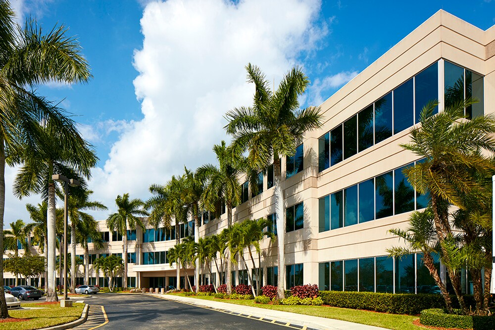 1300 Sawgrass Corporate Pky, Sunrise, FL à louer Photo de l’immeuble– Image 1 sur 8