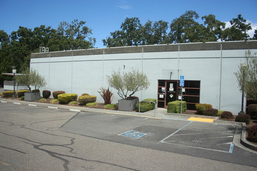 5355 Skylane Blvd, Santa Rosa, CA à vendre - Photo de l’immeuble – Image 3 sur 7