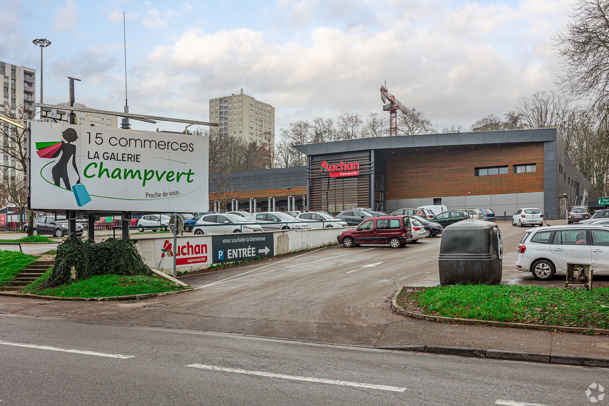 Local commercial dans Lyon à louer Photo principale– Image 1 sur 3