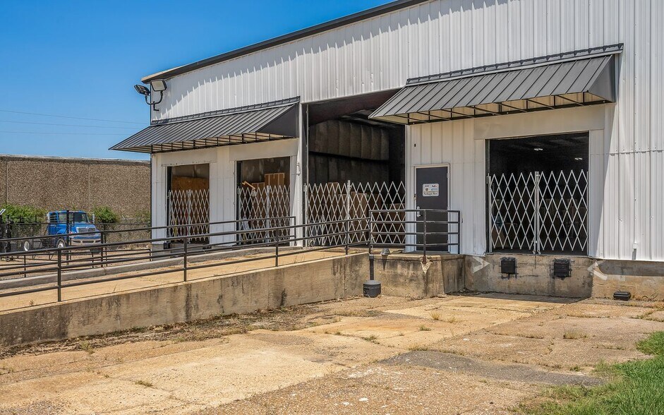 7330 Julie Francis Dr, Shreveport, LA à vendre - Photo de l’immeuble – Image 2 sur 12