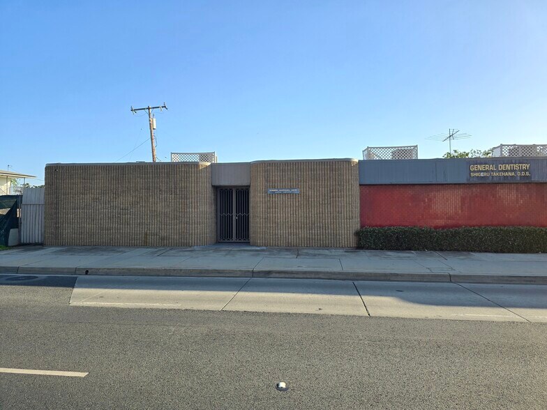 1717 W Beverly Blvd, Montebello, CA à louer - Photo de l’immeuble – Image 2 sur 25