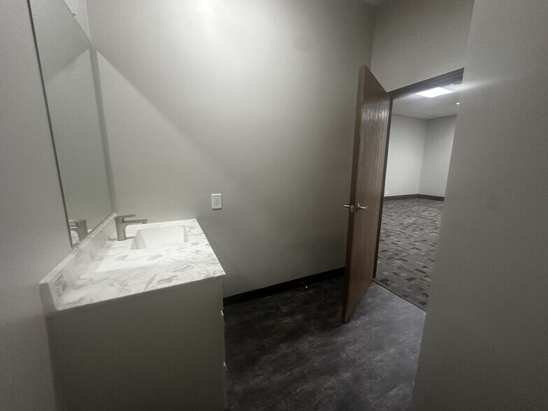 208 S Minnesota Ave, Saint Peter, MN à louer - Photo intérieure – Image 3 sur 6