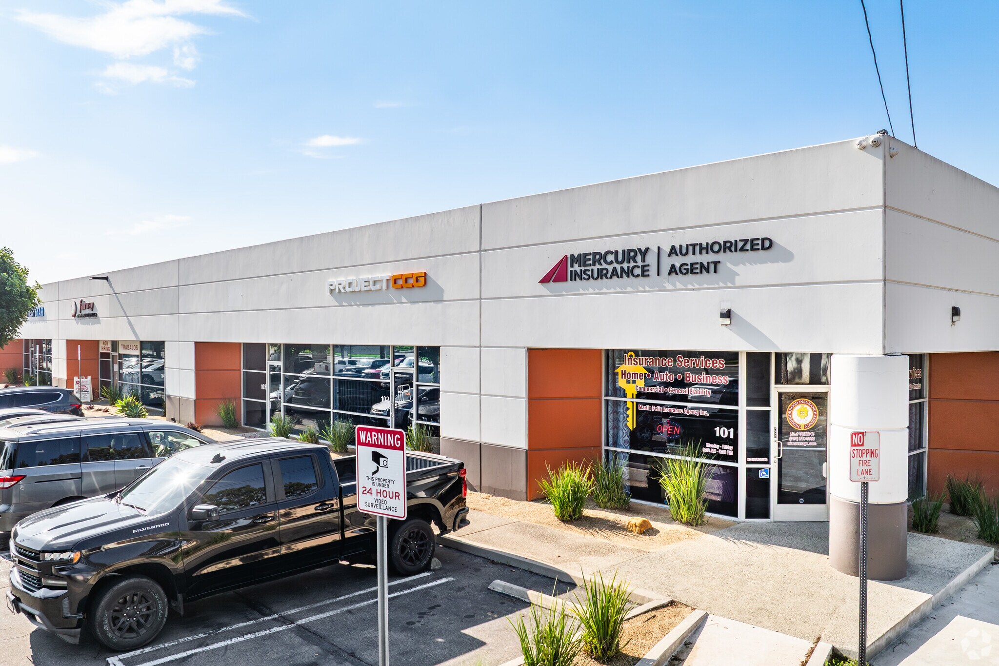 600 S Grand Ave, Santa Ana, CA à louer Photo de l’immeuble– Image 1 sur 38