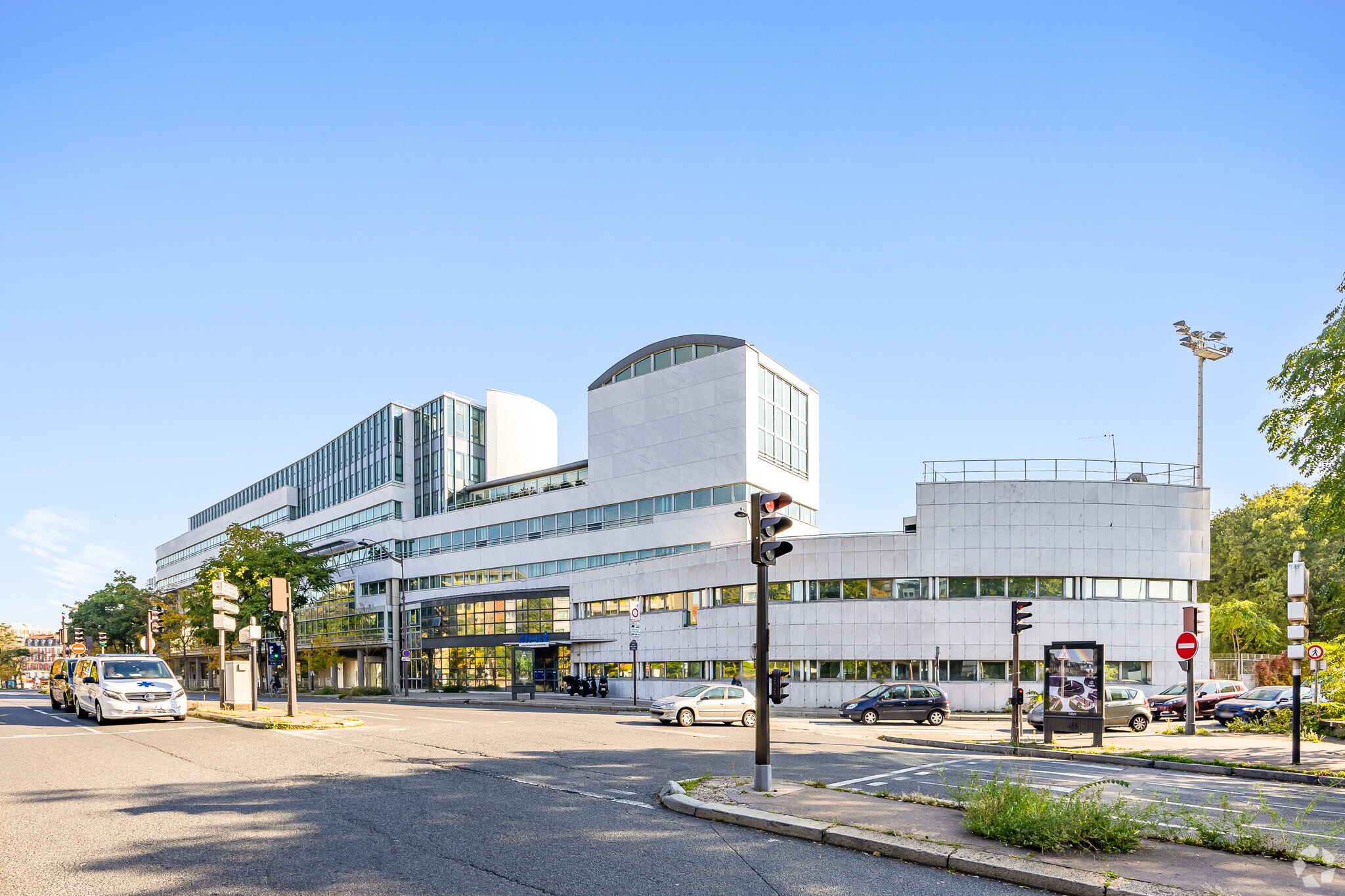 21-35 Avenue Pierre De Coubertin, Paris à louer Photo principale– Image 1 sur 9