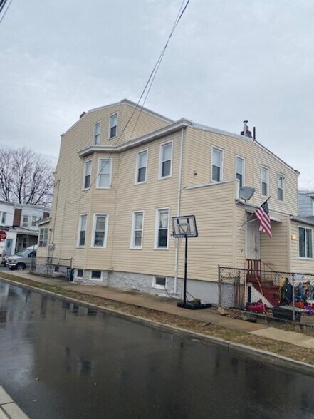 500 Mercer St, Gloucester City, NJ à vendre - Photo de l’immeuble – Image 3 sur 5