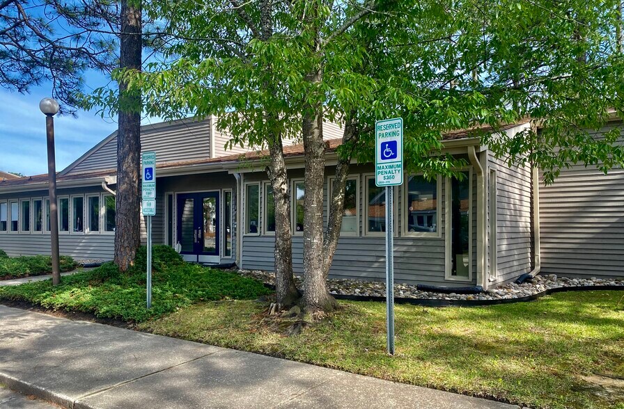 1762 Metromedical Dr, Fayetteville, NC à vendre - Photo de l’immeuble – Image 3 sur 51