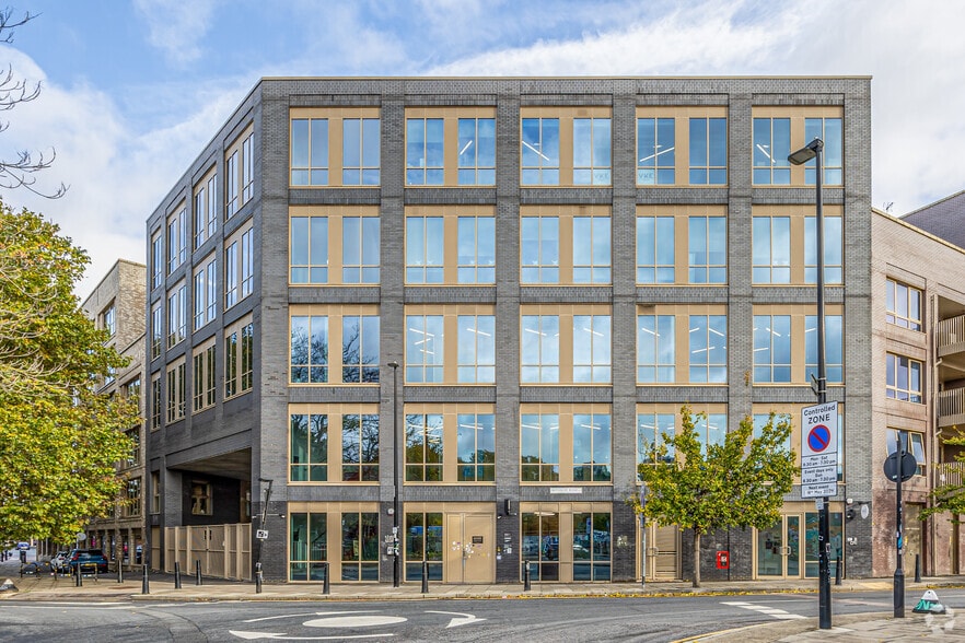 13 Rothbury Rd, Londres à louer - Photo principale – Image 1 sur 2