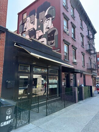 Plus de détails pour 86 Greenpoint Ave, Brooklyn, NY - Local commercial à louer