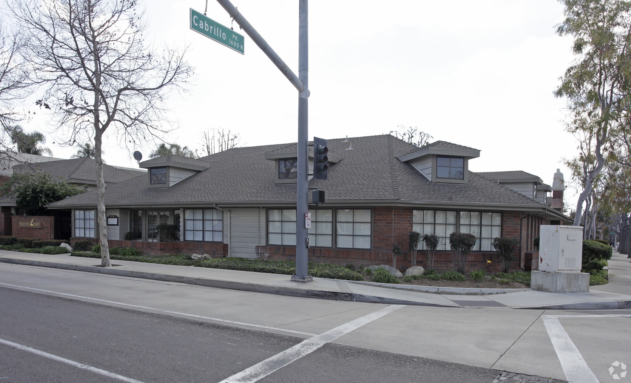 1800 E 17th St, Santa Ana, CA à vendre Photo principale– Image 1 sur 5