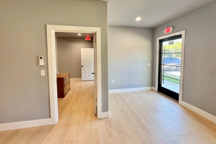 2921 N Travis St, Sherman, TX à louer - Photo de l’immeuble – Image 3 sur 10