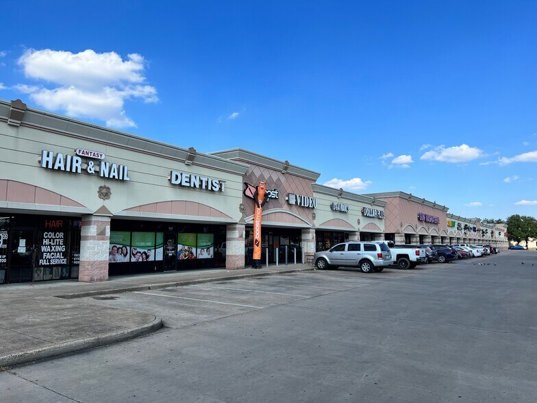 5600-5610 Gulfton Dr, Houston, TX à louer - Photo de l’immeuble – Image 2 sur 3