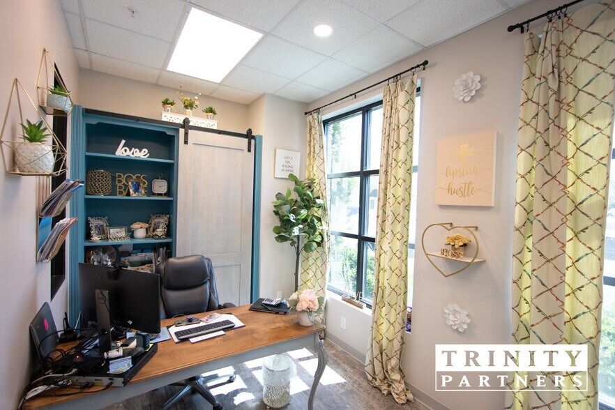 3634 Sunset Blvd, West Columbia, SC à louer - Photo de l’immeuble – Image 3 sur 8