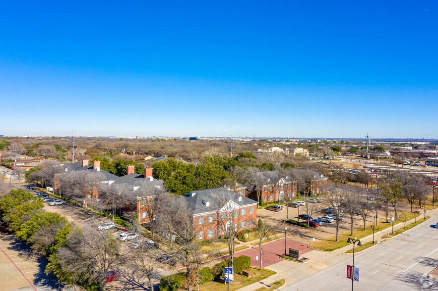 2003 E Lamar Blvd, Arlington, TX à louer - Photo de l’immeuble – Image 2 sur 3