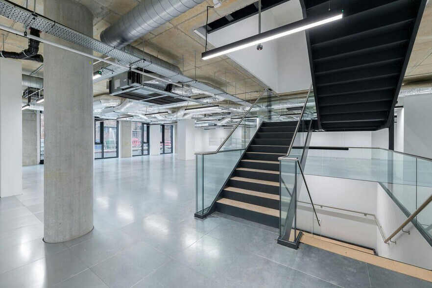 18-20 Crimscott St, Londres à louer - Photo de l’immeuble – Image 2 sur 43