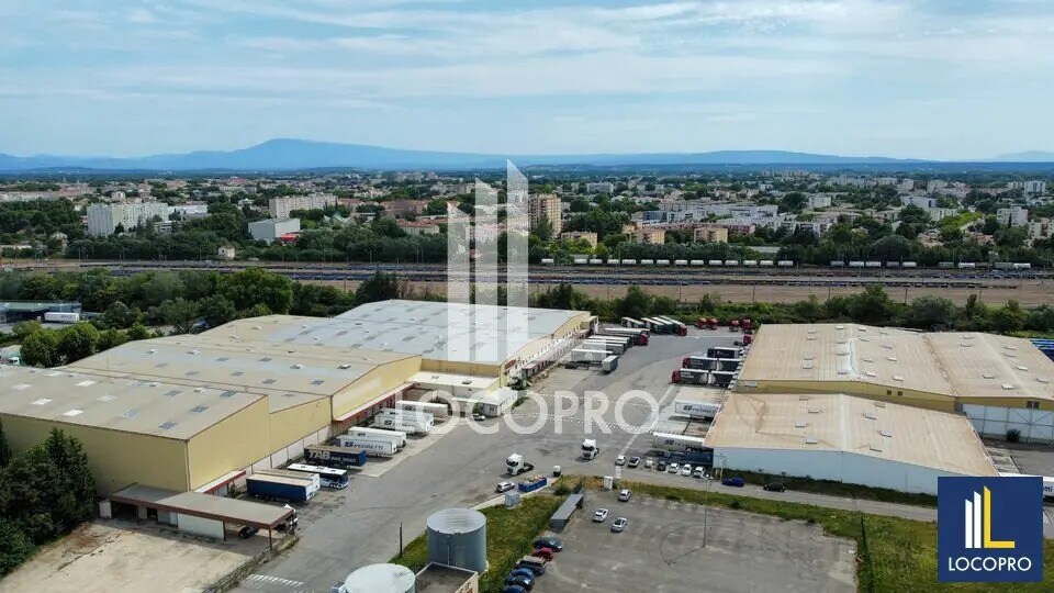 Industriel/Logistique dans Avignon à louer Photo de l’immeuble– Image 1 sur 8