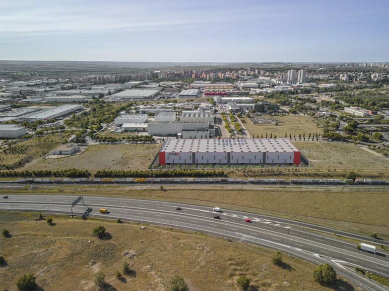 Avenida De Portugal, 9, Coslada, Madrid à louer - Photo de l’immeuble – Image 3 sur 7