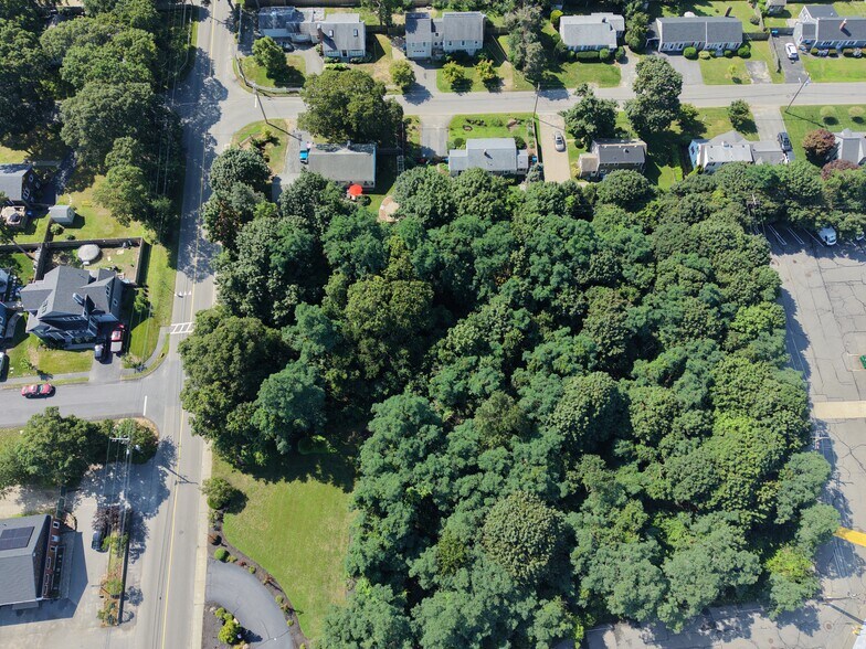 148 Worcester Ct, Falmouth, MA à vendre - Photo de l’immeuble – Image 3 sur 4