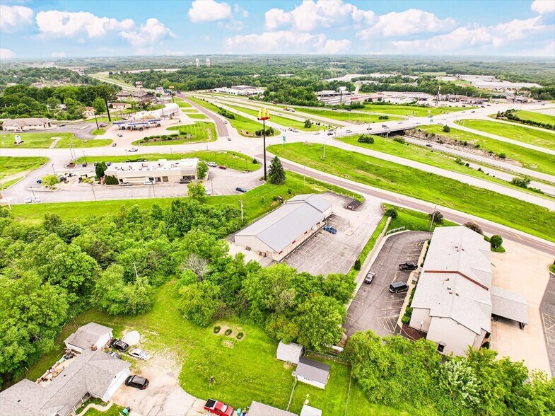 1000 S Outer Rd, Saint Clair, MO à vendre - Photo de l’immeuble – Image 2 sur 18