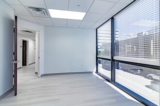 400 Arthur Godfrey Rd, Miami Beach, FL à louer Photo intérieure– Image 2 sur 2