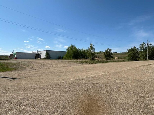 9120 90 St, Peace River, AB à louer - Photo de l’immeuble – Image 3 sur 4
