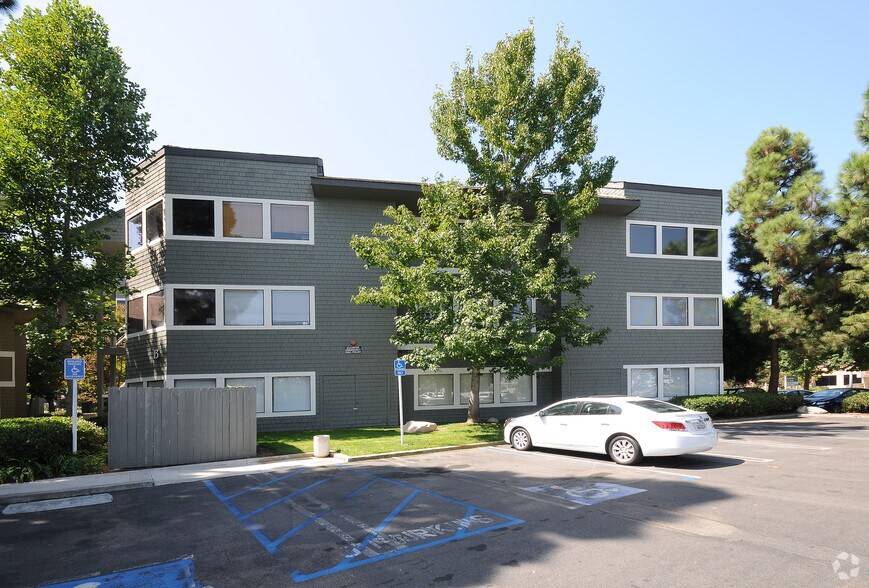 2900 Bristol St, Costa Mesa, CA à vendre - Photo de l’immeuble – Image 2 sur 15
