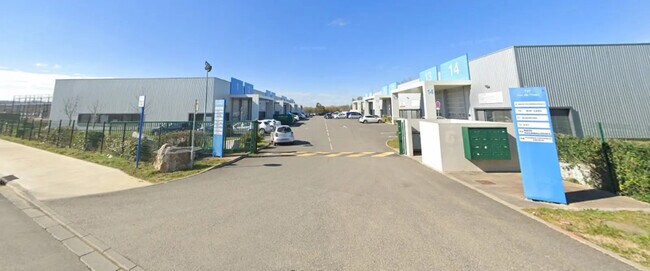 Plus de détails pour Local d'activités à louer