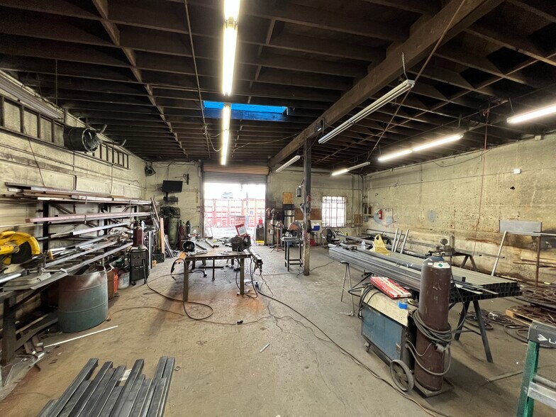 1345 W Gaylord St, Long Beach, CA à vendre - Photo intérieure – Image 2 sur 6