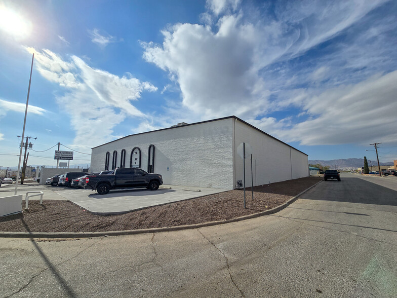 1041 Eastside Rd, El Paso, TX à vendre - Photo de l’immeuble – Image 1 sur 44