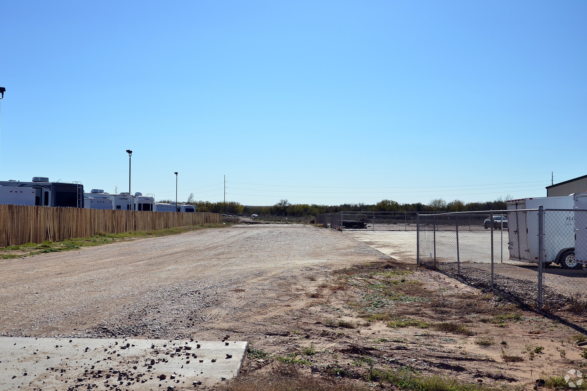 275 W Fm-468, Cotulla, TX à louer Photo de l’immeuble– Image 1 sur 2