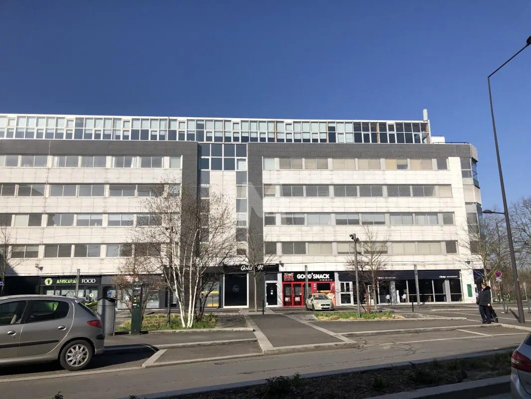 Bureau dans Évry-Courcouronnes à vendre Photo de l’immeuble– Image 1 sur 8