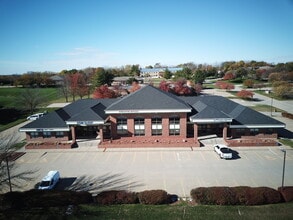 2828-2844 104th St, Urbandale, IA à vendre Photo de l’immeuble– Image 2 sur 2