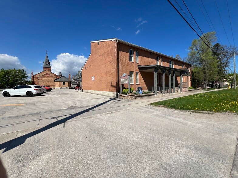 150 Saint Paul St, Collingwood, ON à louer - Photo de l’immeuble – Image 3 sur 9
