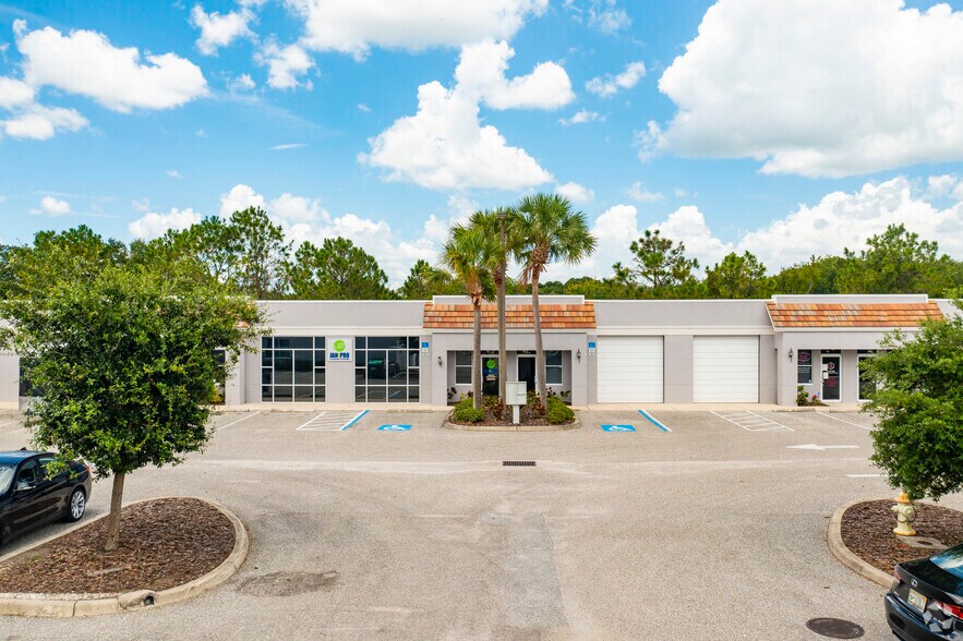 7361 International Pl, Sarasota, FL à louer - Photo de l’immeuble – Image 2 sur 22