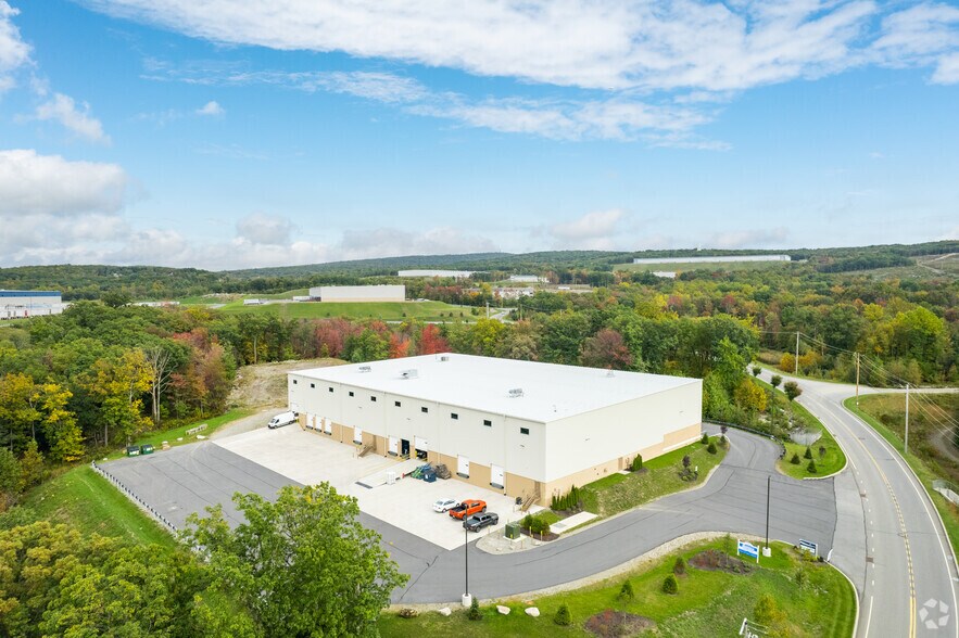 560-570 Research Dr, Pittston Township, PA à louer - Aérien – Image 2 sur 5