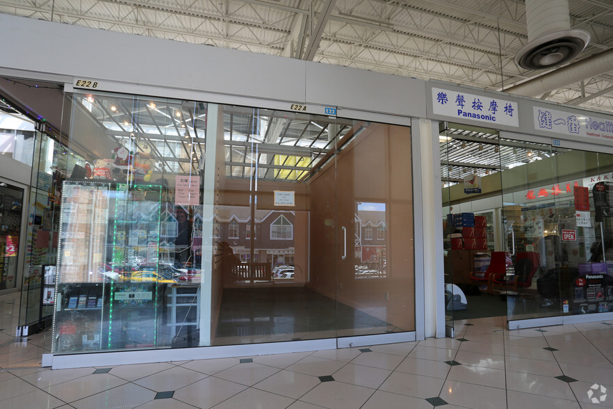4300 Steeles Ave E, Markham, ON à vendre - Photo de l’immeuble – Image 3 sur 18