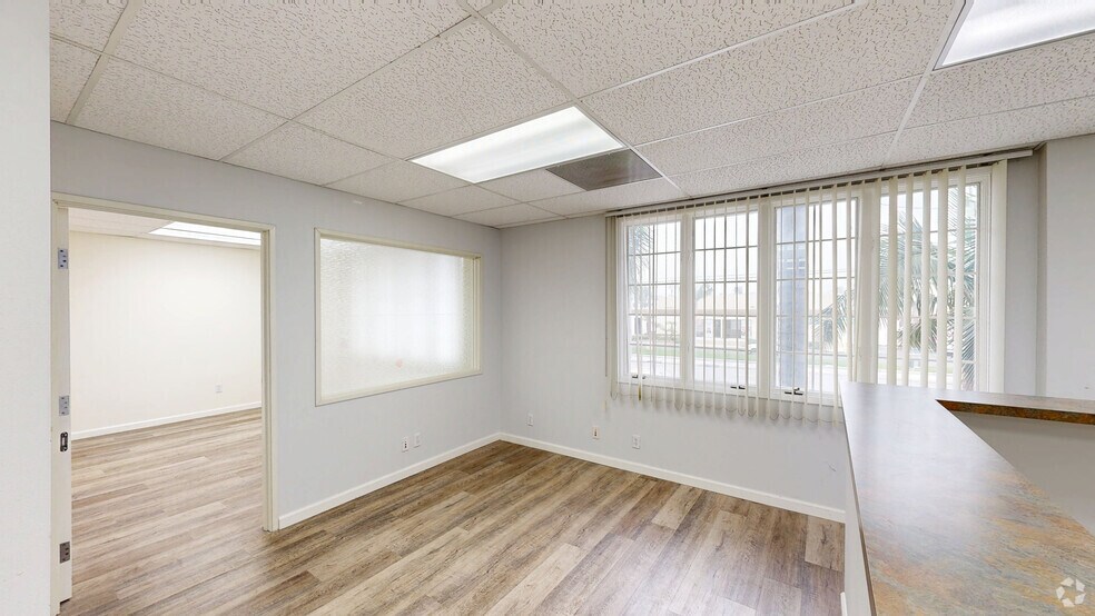 172 N Tustin St, Orange, CA à louer - Numérisation 3D Matterport – Image 3 sur 7