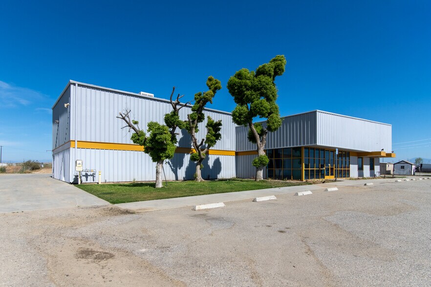 4608 Saco Rd, Bakersfield, CA à louer - Photo de l’immeuble – Image 3 sur 8