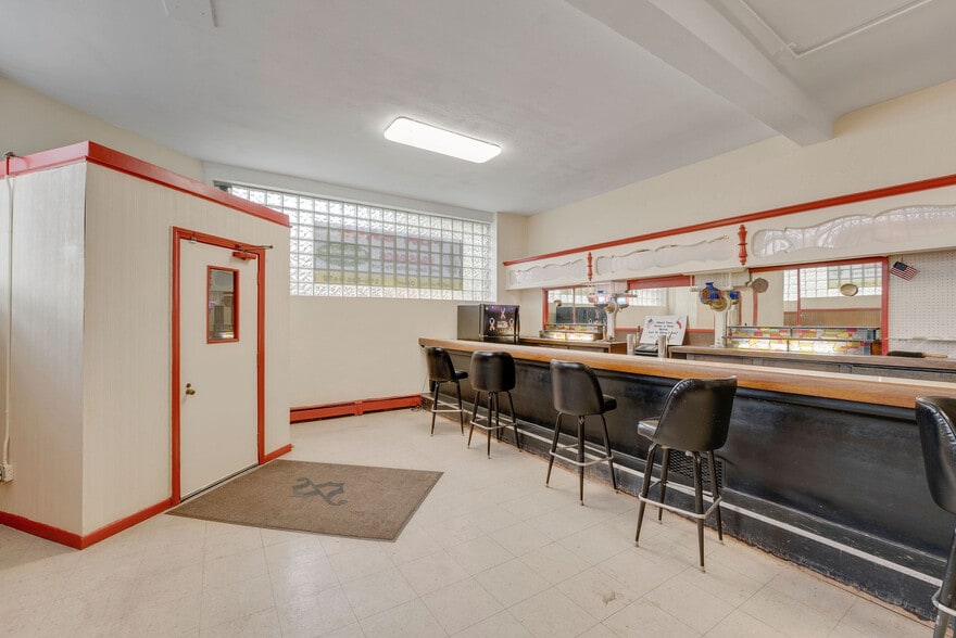 1041 Starkweather Ave, Cleveland, OH à vendre - Photo intérieure – Image 3 sur 6