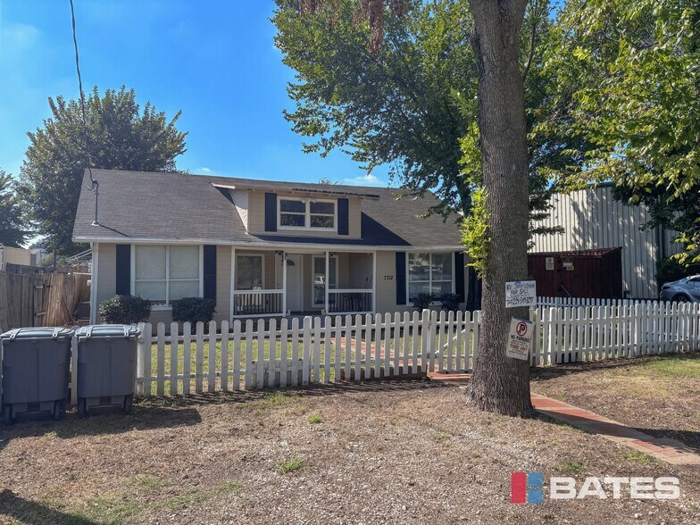 7712 Ronnie Dr, Dallas, TX à vendre - Photo de l’immeuble – Image 2 sur 12