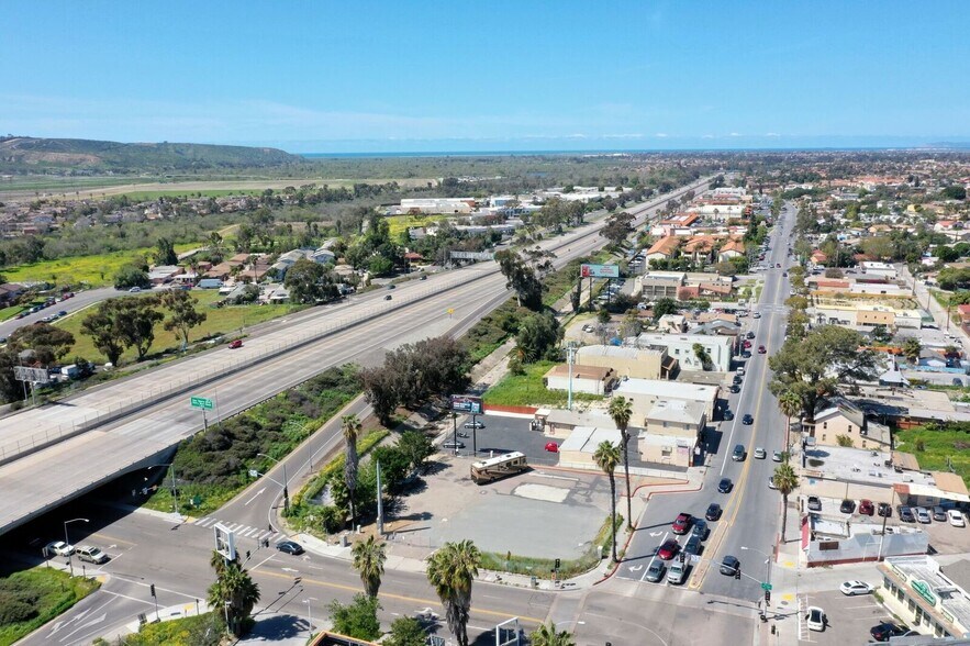 120 W San Ysidro Blvd, San Diego, CA à vendre - Photo de l’immeuble – Image 2 sur 4