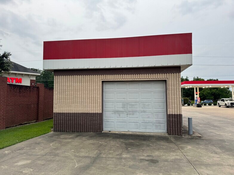 2890 N Dowlen Rd, Beaumont, TX à louer - Photo de l’immeuble – Image 2 sur 7