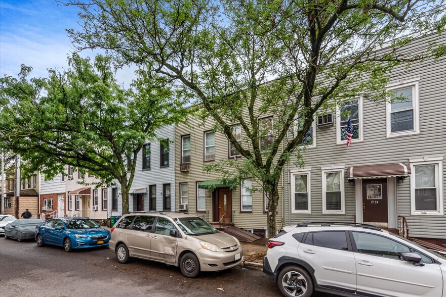 7158 69th Pl, Glendale, NY à vendre - Photo de l’immeuble – Image 3 sur 29