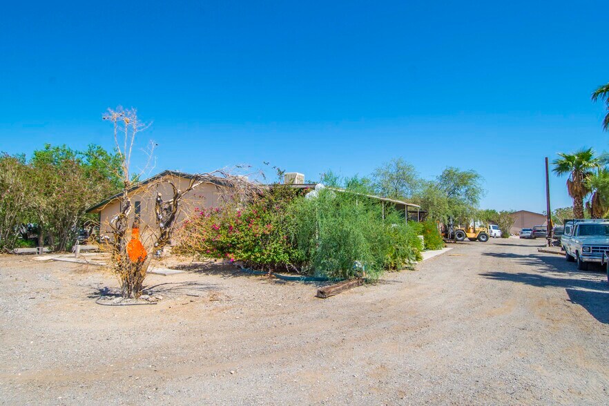 1498 Main, Quartzsite, AZ à vendre - Photo de l’immeuble – Image 3 sur 9