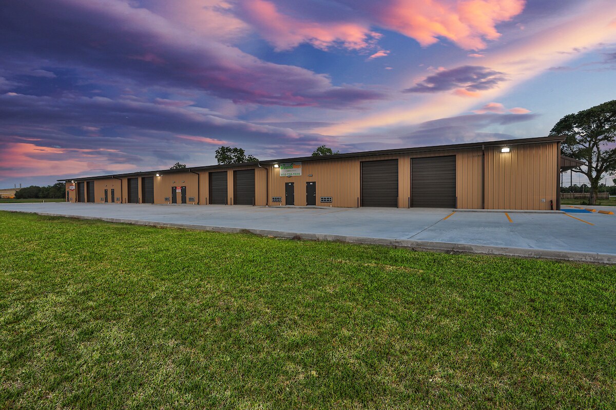 5517 FM 2004 Rd, Hitchcock, TX à louer Photo de l’immeuble– Image 1 sur 10