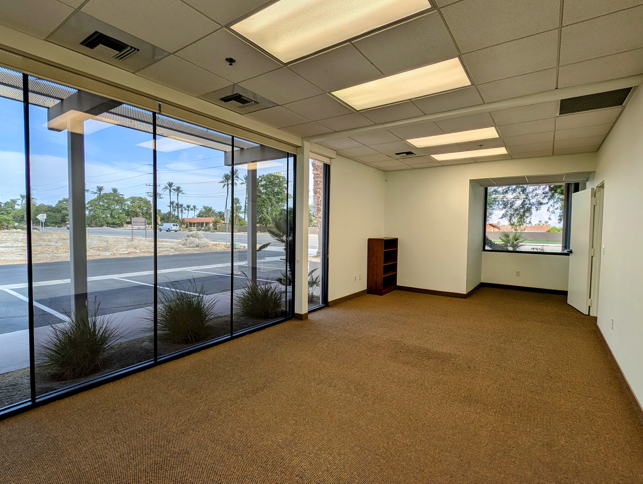 74000 Country Club Dr, Palm Desert, CA à louer Photo intérieure– Image 1 sur 10