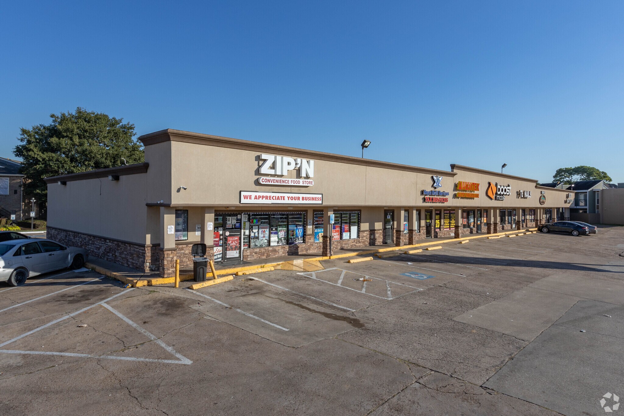 85 E Edgebrook Dr, Houston, TX à louer Photo principale– Image 1 sur 2