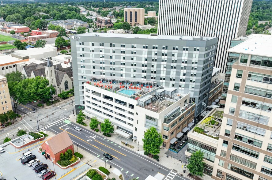 106 W Washington St, Greenville, SC à louer - Photo de l’immeuble – Image 2 sur 7