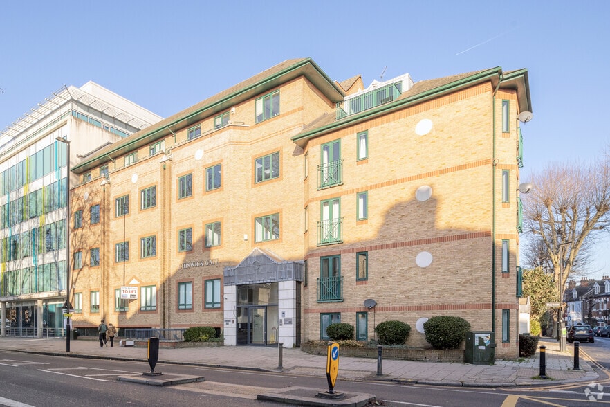 598-608 Chiswick High Rd, Londres à louer - Photo de l’immeuble – Image 3 sur 4